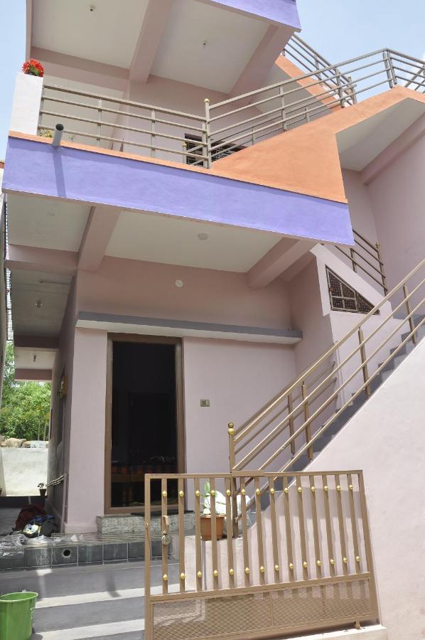Classic Homestay Hampi Eksteriør bilde